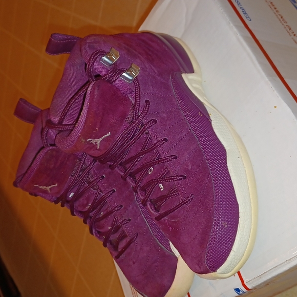 Jordan 12s jumpmans - Picture 5 of 10